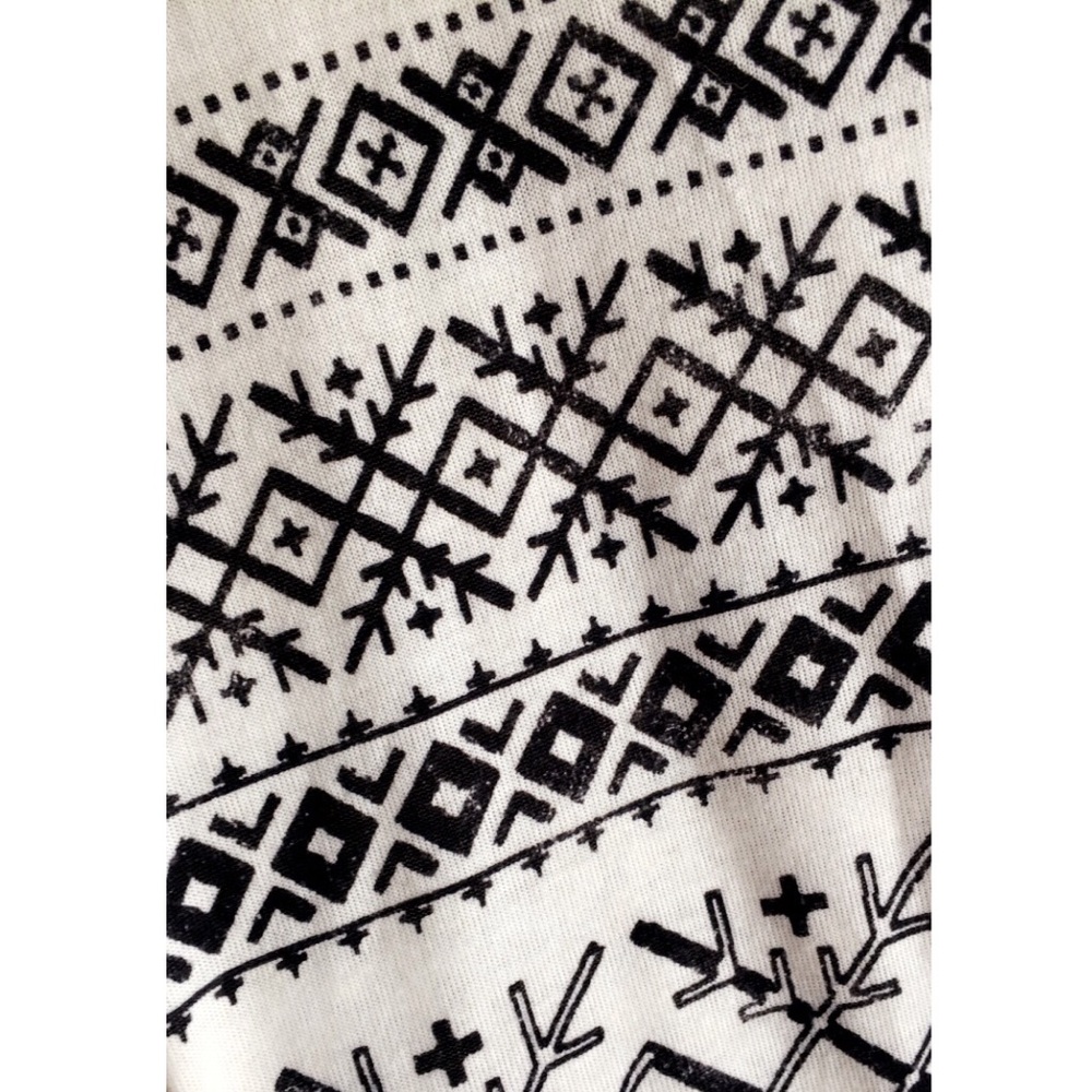 Geometric Print Sweater - Picture 3 of 4